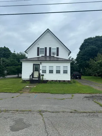 $194,500 | 9 Maple Street, East Millinocket, ME 04430