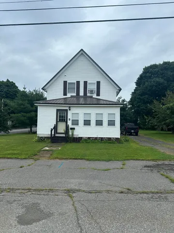 $199,500 | 9 Maple Street, East Millinocket, ME 04430
