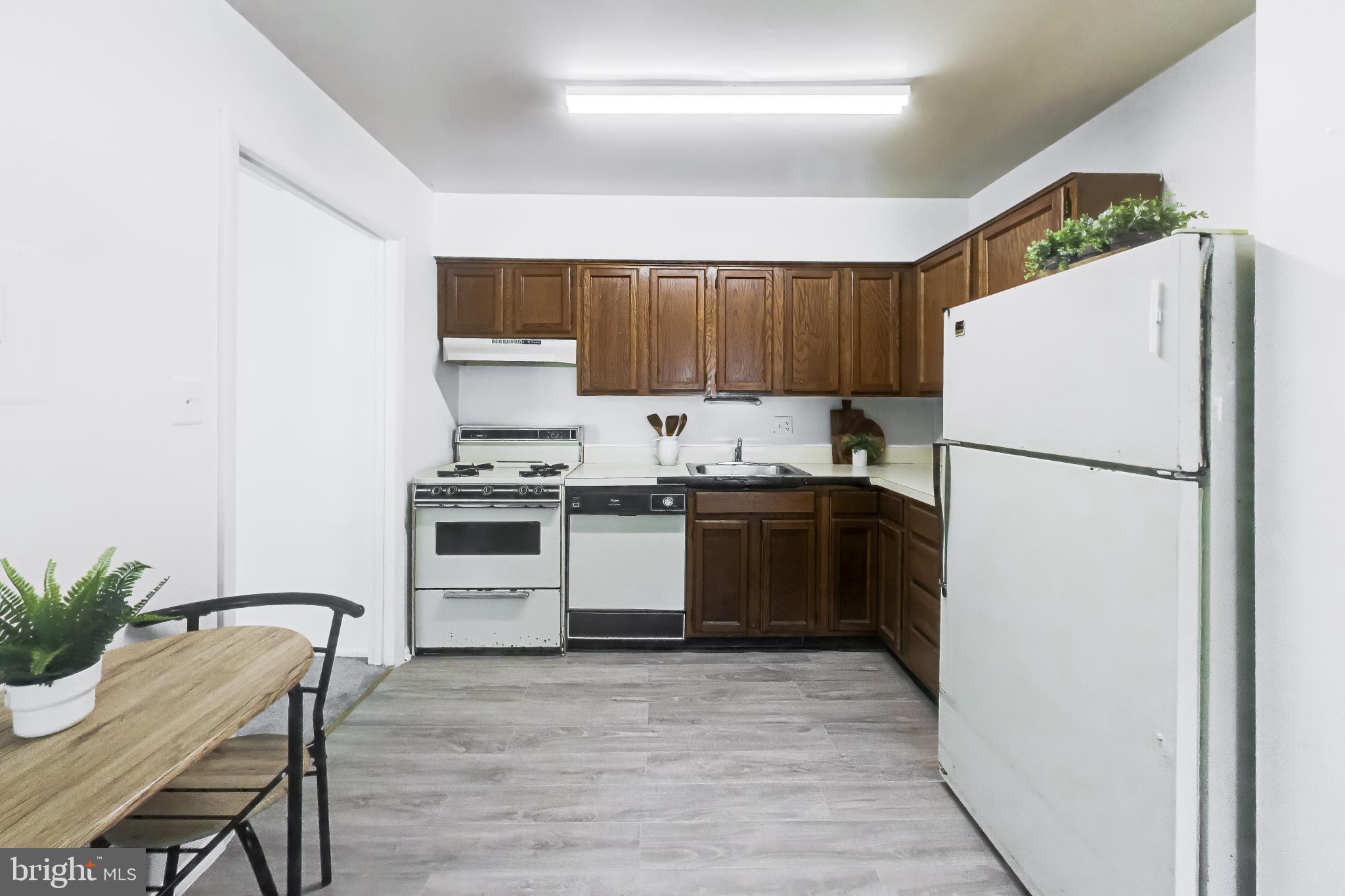 14424 Parkvale Road, Unit 2 Rockville, MD 20853 - Photo 9 of 19 Kitchen with room for table