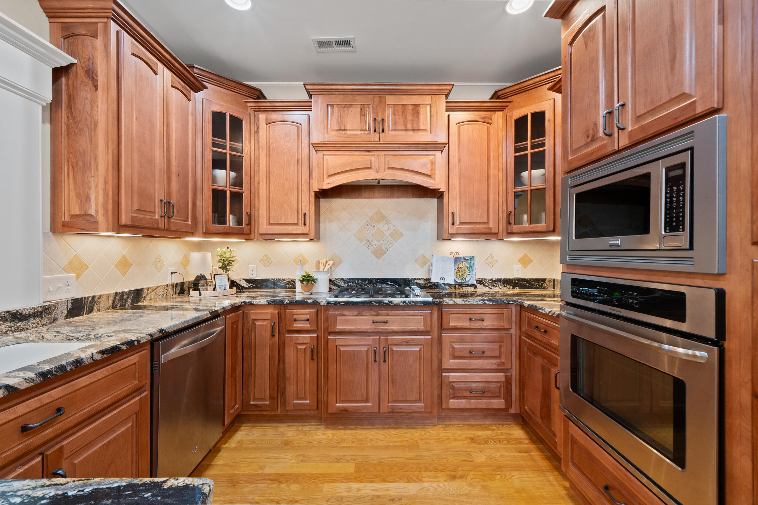 8982 Rostis Lane Chattanooga, TN 37421 - Photo 12 of 30 Gorgeous Granite and Solid Wood