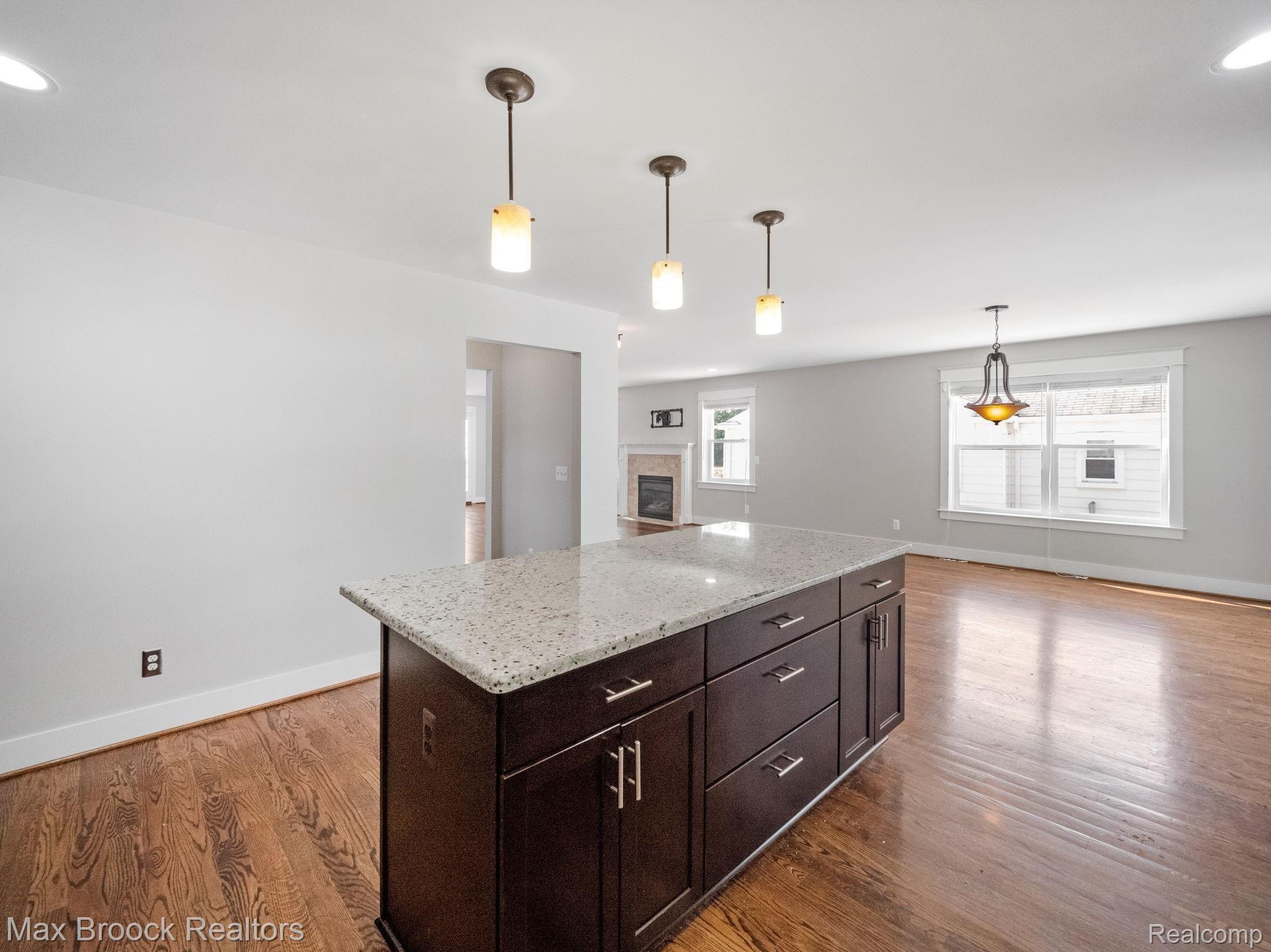 3605 Durham Road Royal Oak, MI 48073 - Photo 13 of 35 P1511724.jpg