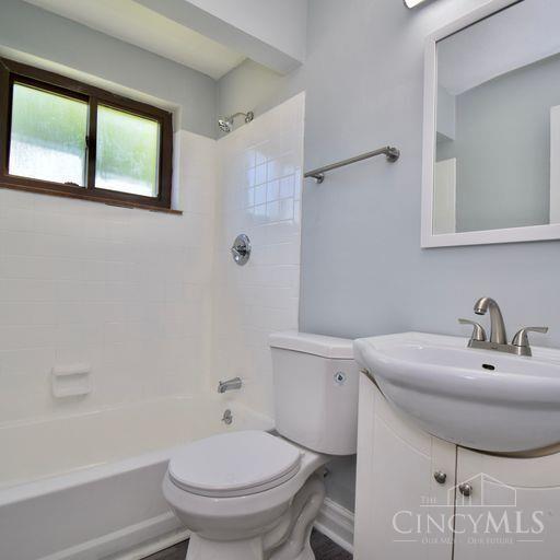 6458 Daly Road Cincinnati, OH 45224 - Photo 9 of 13 Gallery Image 9