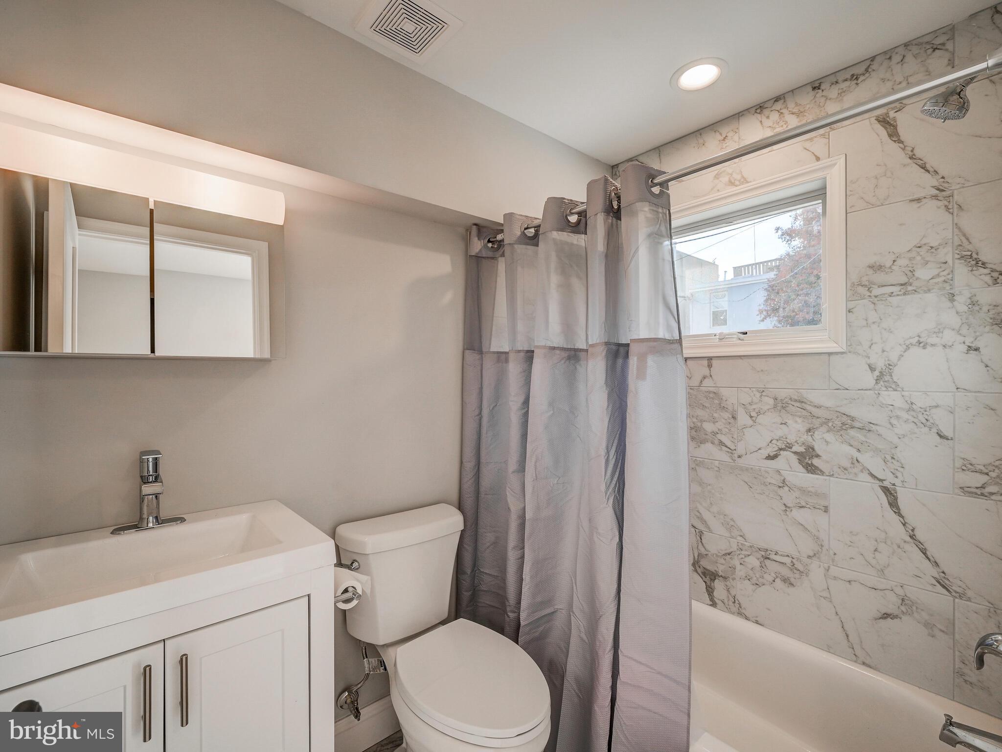 1140 Cooksie Street Baltimore, MD 21230 - Photo 17 of 54 Full bath on main level