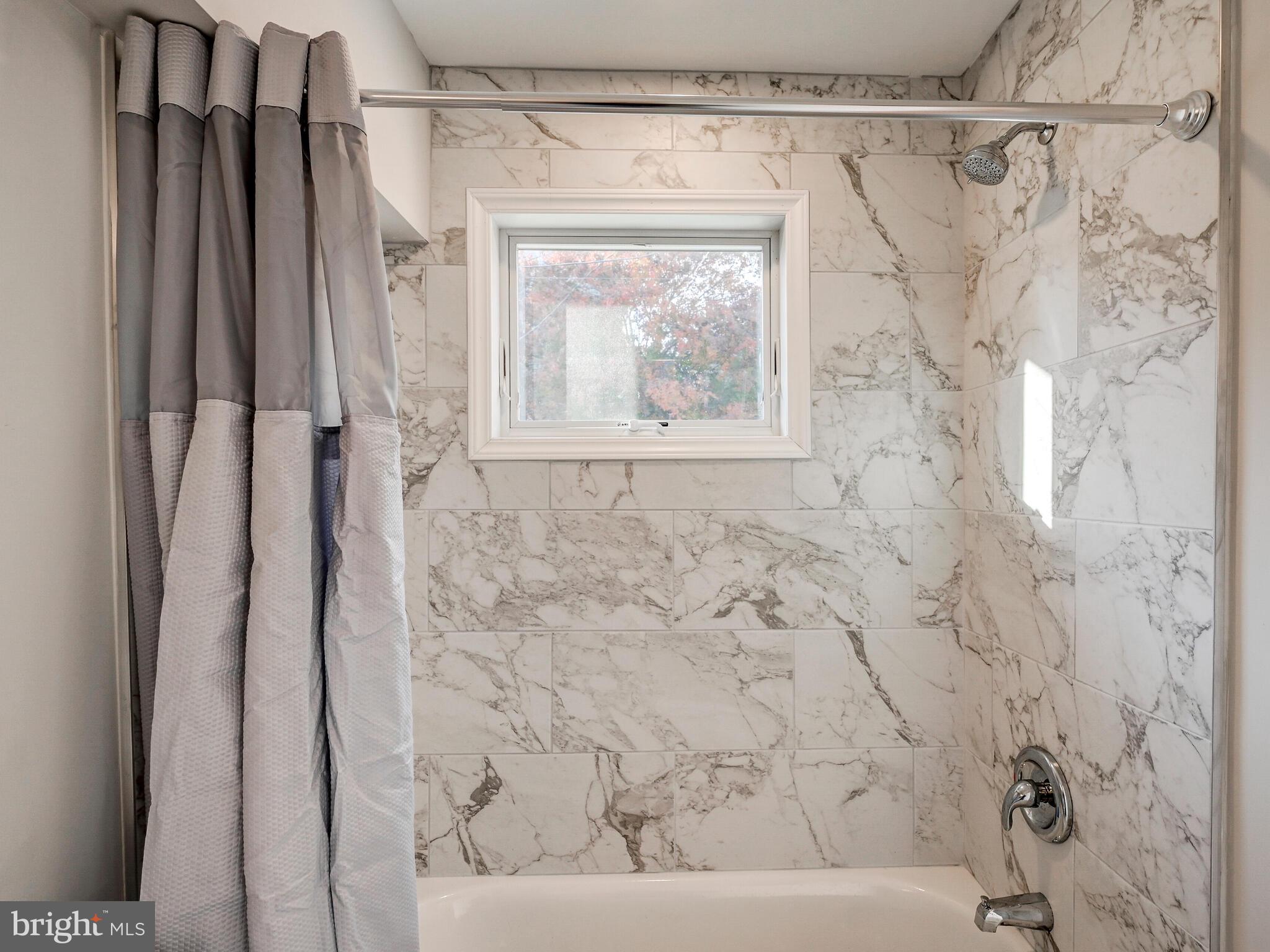 1140 Cooksie Street Baltimore, MD 21230 - Photo 18 of 54 Beautiful tub/shower