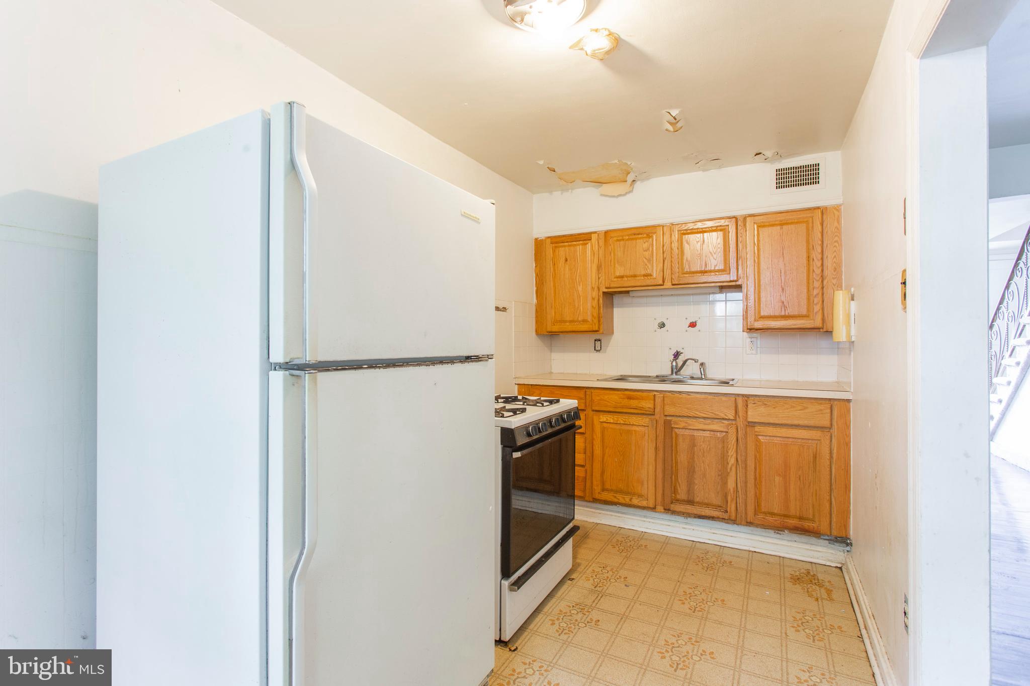 39 Concord Road Darby, PA 19023 - Photo 8 of 30