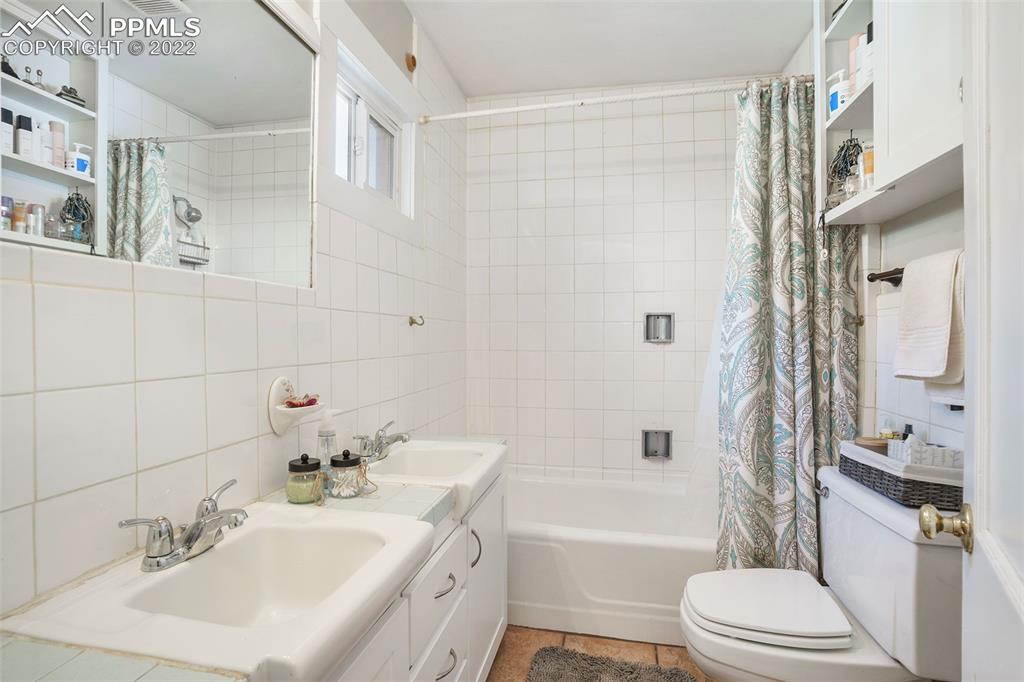 1009 East Monument Street Colorado Springs, CO 80903 - Photo 18 of 38