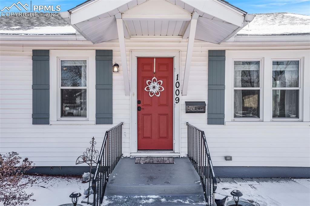 1009 East Monument Street Colorado Springs, CO 80903 - Photo 6 of 38