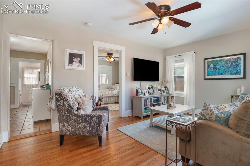 1009 East Monument Street Colorado Springs, CO 80903 - Photo 7 of 38