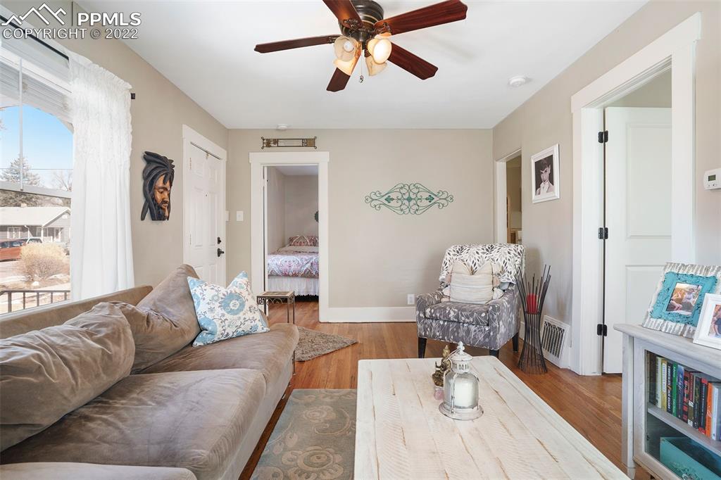 1009 East Monument Street Colorado Springs, CO 80903 - Photo 9 of 38