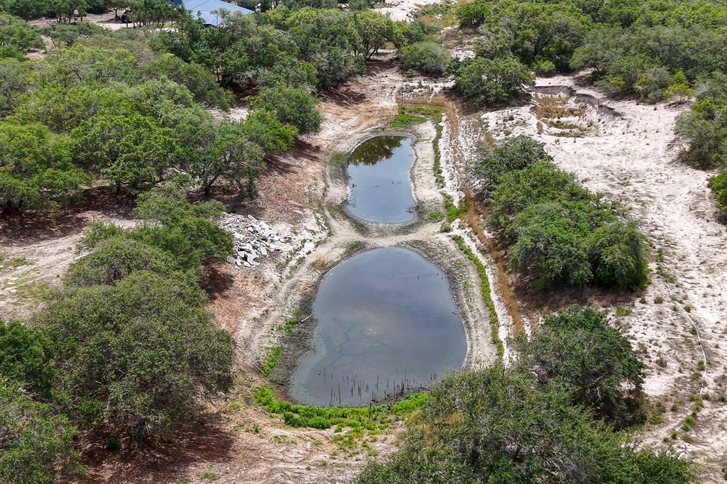 168 Wishert Road Rockport, TX 78382 - Photo 4 of 9