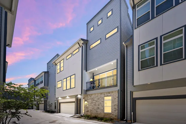 $2,800 | 5815 Fairdale Lane, Unit C, Houston, TX 77057