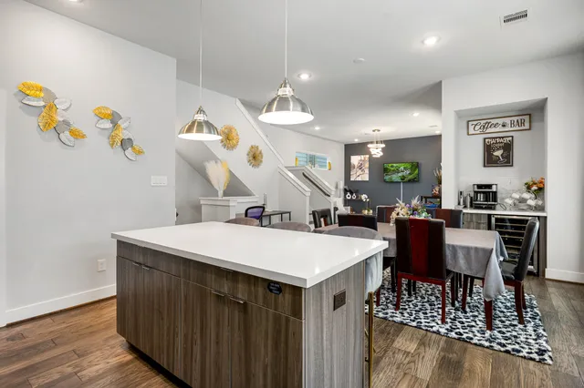 $2,800 | 5815 Fairdale Lane, Unit C, Houston, TX 77057