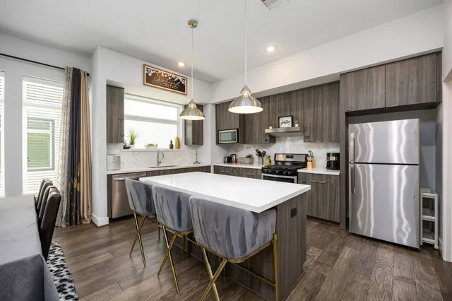 $2,800 | 5815 Fairdale Lane, Unit C, Houston, TX 77057