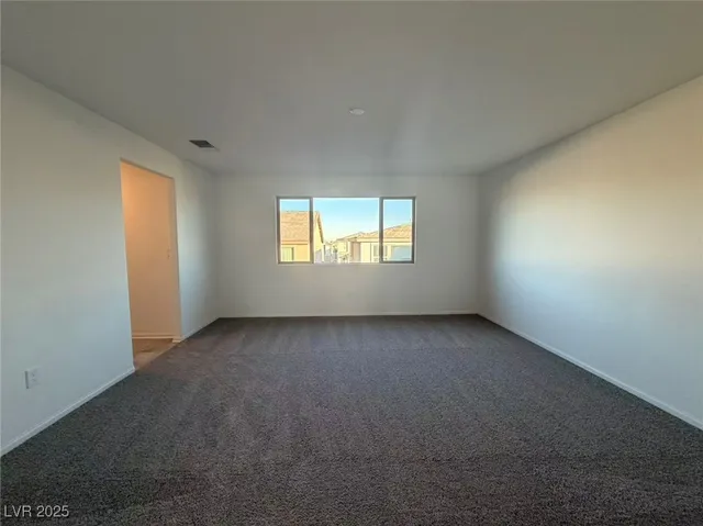$2,250 | 7462 South Pioneer Way, Las Vegas, NV 89113