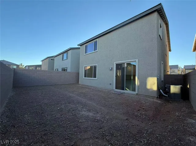 $2,250 | 7462 South Pioneer Way, Las Vegas, NV 89113