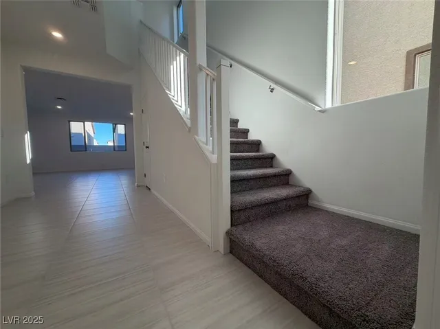 $2,250 | 7462 South Pioneer Way, Las Vegas, NV 89113