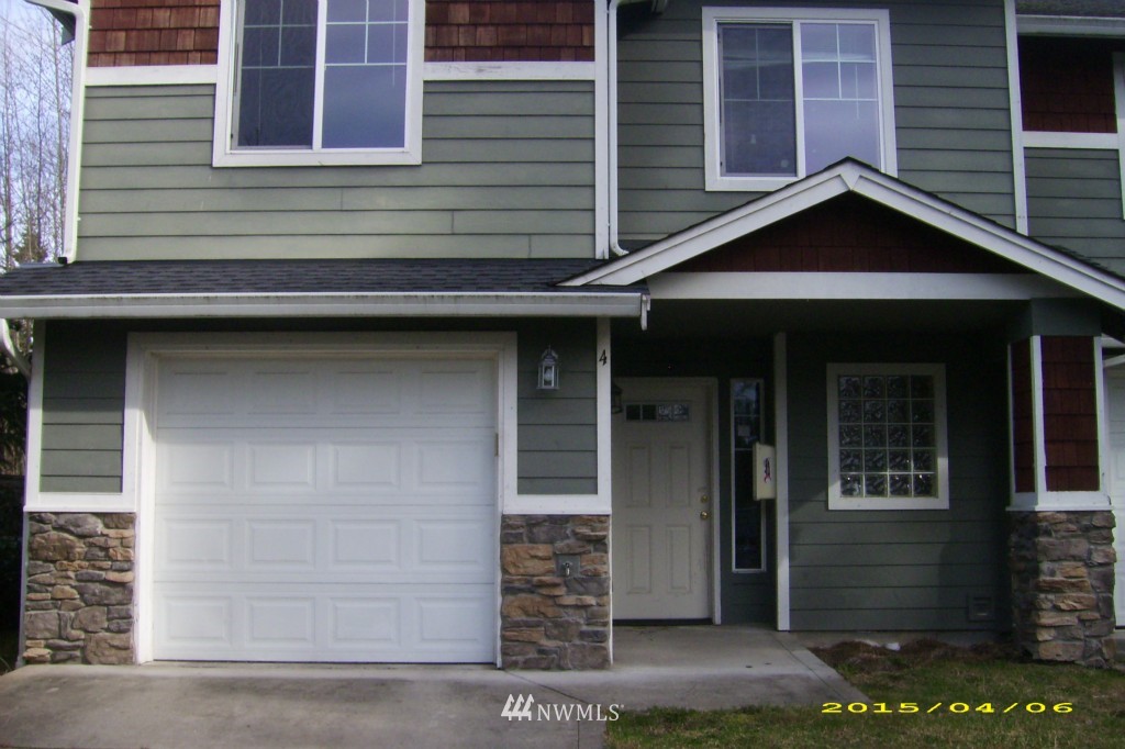 11911 East Gibson Road, Unit B Everett, WA 98204 - Photo 2 of 19 a front view of a house