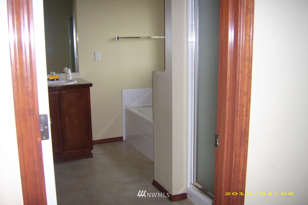 11911 East Gibson Road, Unit B Everett, WA 98204 - Photo 15 of 19