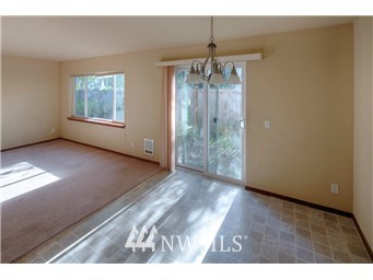 11911 East Gibson Road, Unit B Everett, WA 98204 - Photo 10 of 19 a view of livingroom with window