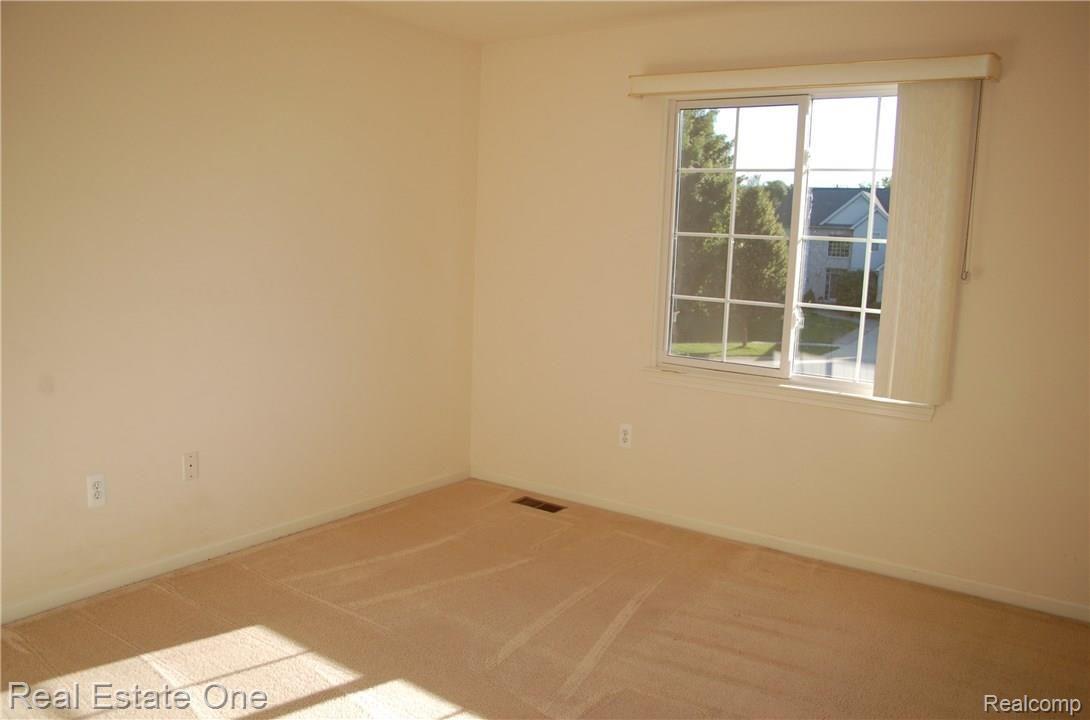 3073 Florence Court Rochester, MI 48309 - Photo 18 of 19 bed 2 USE.JPG