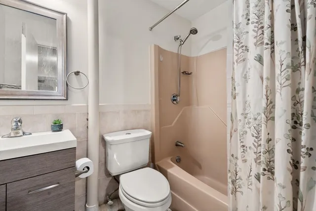 $2,500 | 286 Fenno Street, Unit 4, Revere, MA 02151