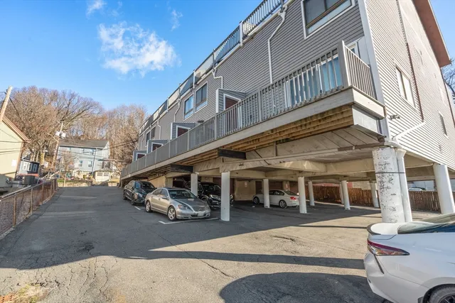 $2,500 | 286 Fenno Street, Unit 4, Revere, MA 02151
