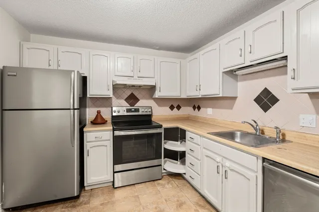 $2,500 | 286 Fenno Street, Unit 4, Revere, MA 02151