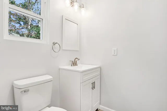 $699,000 | 37 Osage Trail, Medford Lakes, NJ 08055