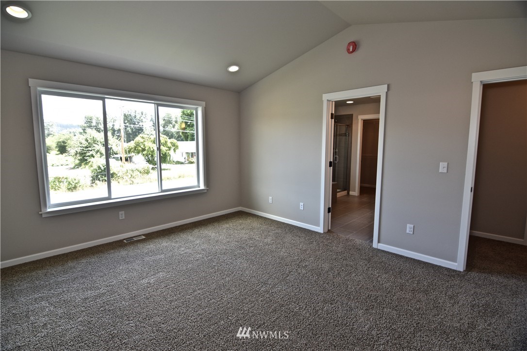 14913 Benton Loop Sumner, WA 98390 - Photo 14 of 24 Gallery Image 14