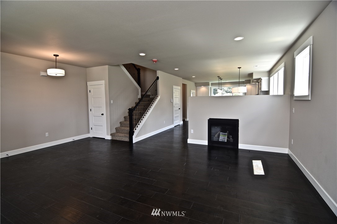 14913 Benton Loop Sumner, WA 98390 - Photo 3 of 24 Gallery Image 3