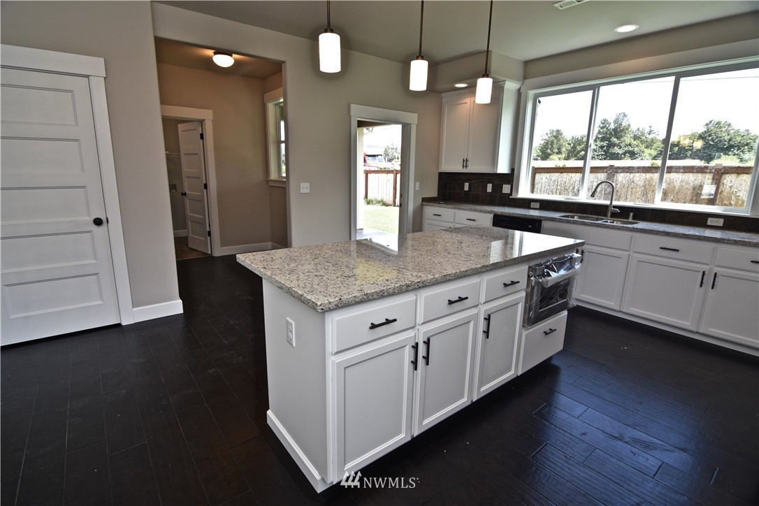 14913 Benton Loop Sumner, WA 98390 - Photo 7 of 24 Gallery Image 7
