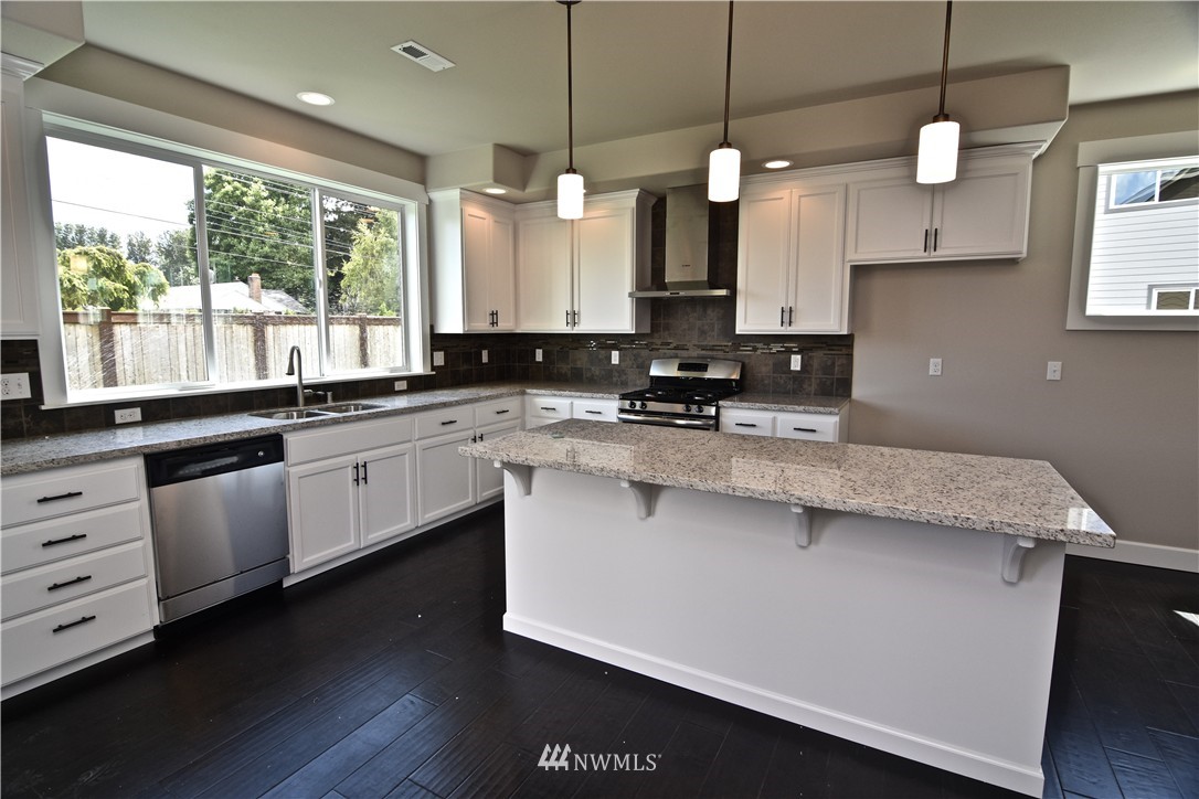 14913 Benton Loop Sumner, WA 98390 - Photo 8 of 24 Gallery Image 8