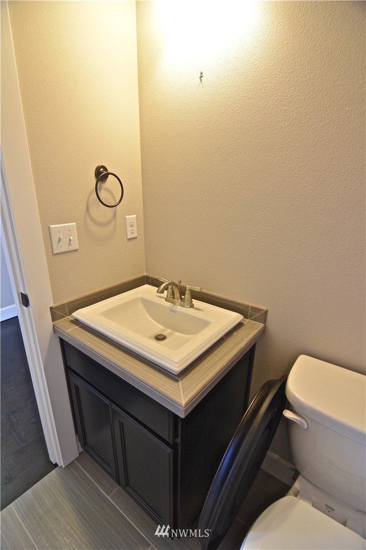 14913 Benton Loop Sumner, WA 98390 - Photo 10 of 24 Gallery Image 10
