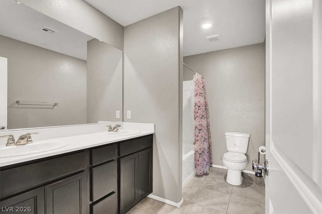 2823 Turnstone Ridge Street Henderson, NV 89044 - Photo 24 of 37 Full Bathroom upstairs
