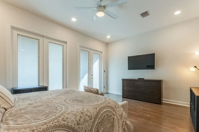 $1,345,000 | 2124 Banks Street, Houston, TX 77098