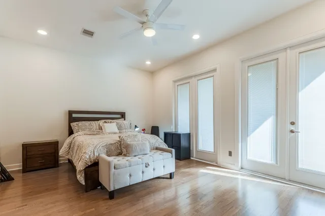 $1,345,000 | 2124 Banks Street, Houston, TX 77098