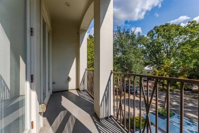 $1,345,000 | 2124 Banks Street, Houston, TX 77098