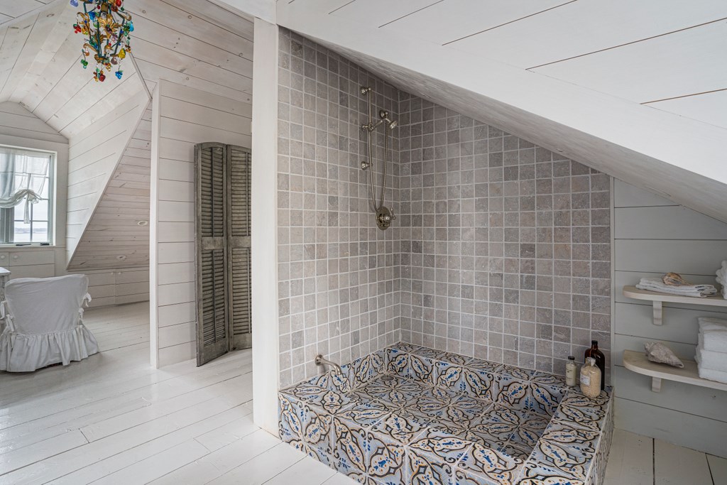 256 East Shore Road Jamestown, RI 02835 - Photo 15 of 40 THIRD FLOOR BATHROOM