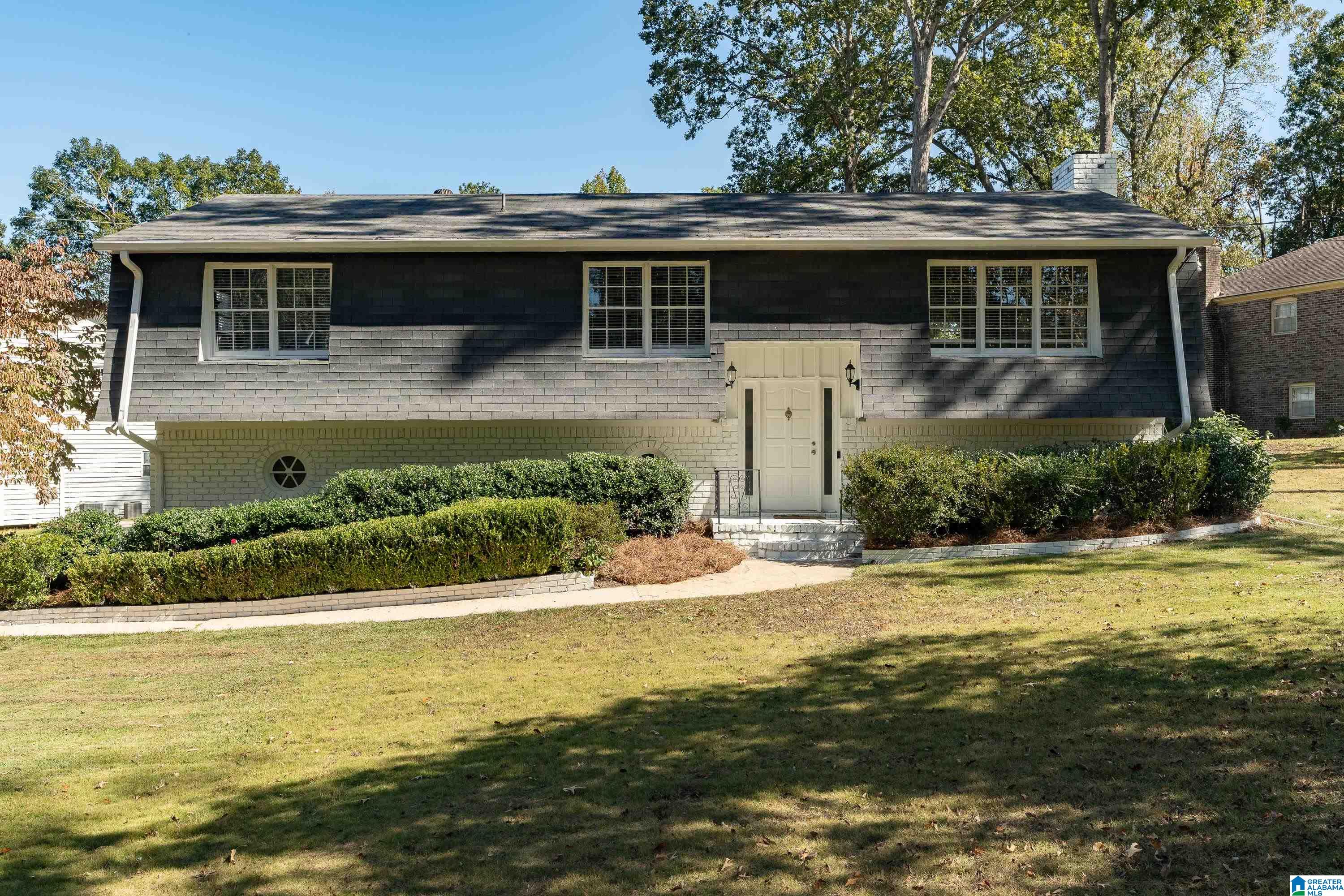 3272 Tyrol Road Vestavia Hills, AL 35216 - Photo 2 of 35