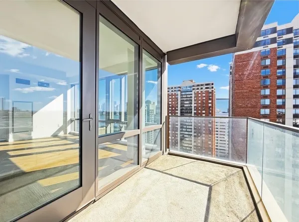 $1,395,000 | 75 Park Lane South, Unit 2107, Jersey City, NJ 07310