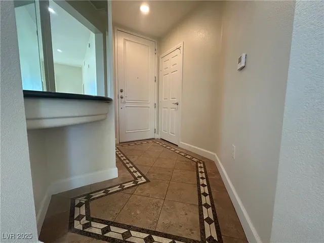 $1,750 | 67 East Agate Avenue, Unit 203, Las Vegas, NV 89123