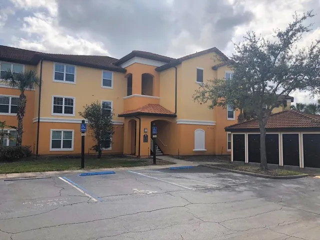 $1,350 | 5471 Vineland Road, Unit 7310, Orlando, FL 32811