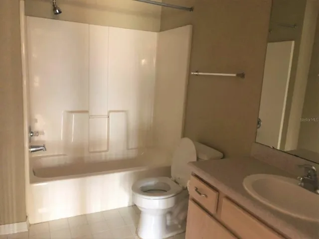 $1,350 | 5471 Vineland Road, Unit 7310, Orlando, FL 32811