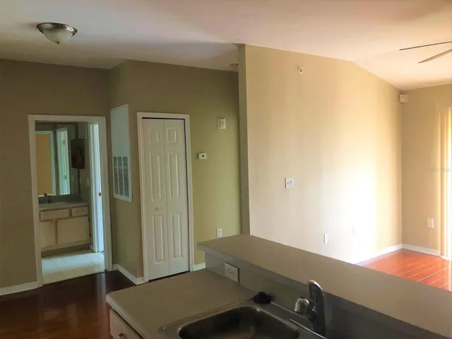 $1,350 | 5471 Vineland Road, Unit 7310, Orlando, FL 32811