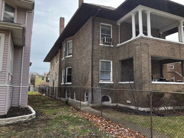 $360,000 | 133 South Waller Avenue, Chicago, IL 60644