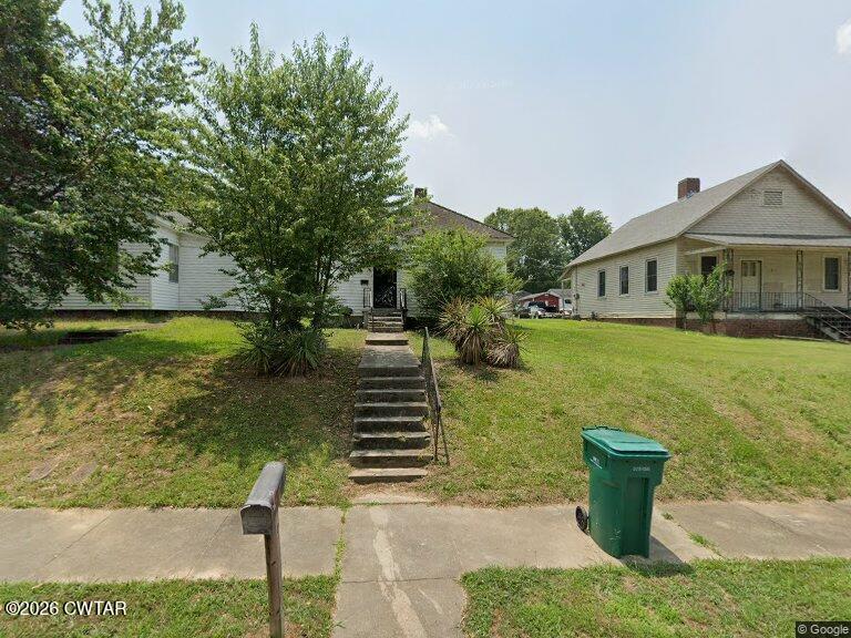 5 3rd Street Jackson, TN 38301 - Photo 1 of 1 a view of a yard with plants