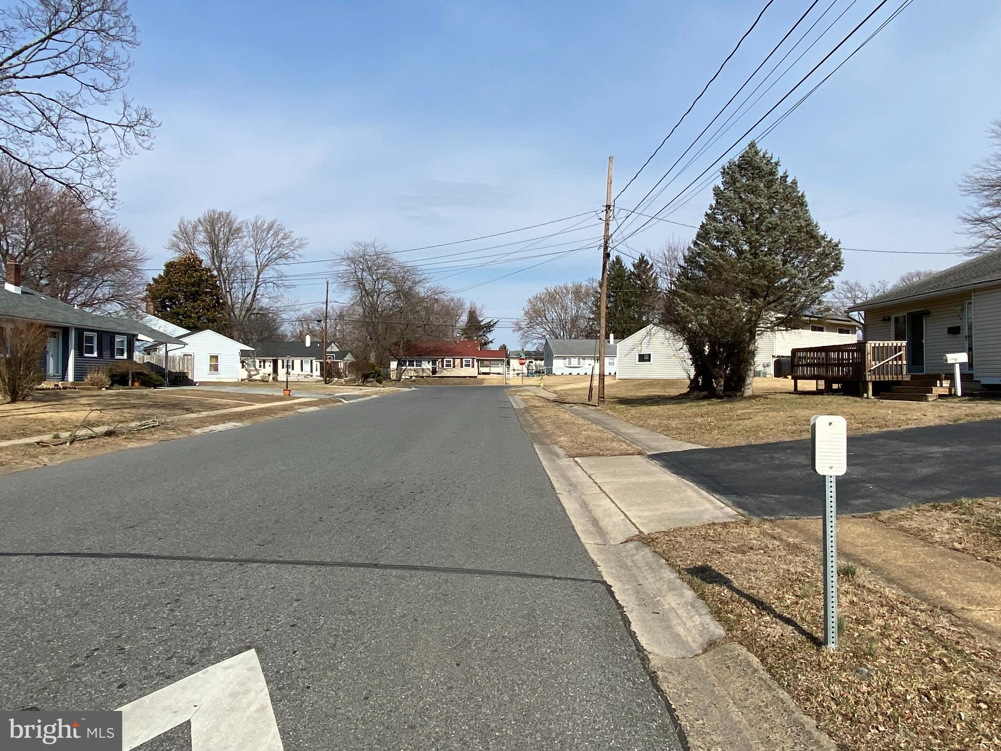 82 West Stephen Drive Newark, DE 19713 - Photo 5 of 17 a tall building on the side of a street