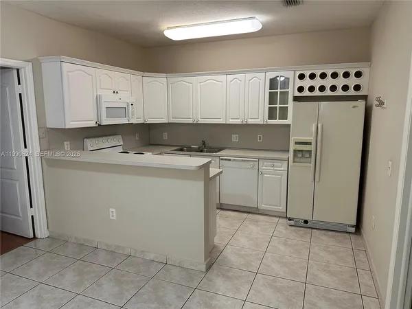 $2,550 | 7549 Northwest 175th Street, Unit 7549, Hialeah, FL 33015