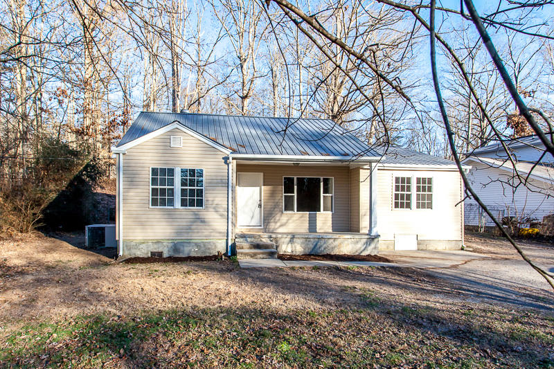1044 Foust Carney Road Powell, TN 37849 - Photo 4 of 34 Foust carrny 005