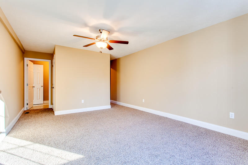 1044 Foust Carney Road Powell, TN 37849 - Photo 8 of 34 Foust carrny 010